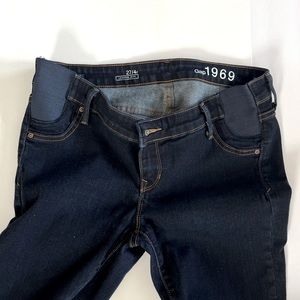 GAP Maternity jeans size 27/4